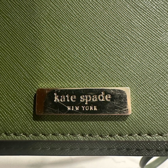 Kate Spade ♠️ Crossbody in Olive - Picture 5 of 10